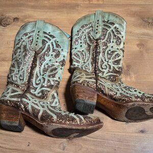 Corral boots